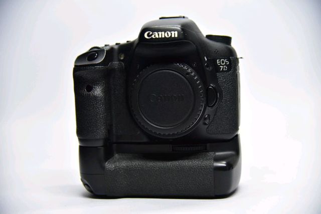 ขายบอดี้ Canon​ 7D อดีต​ประกันศู​นย์​ สภาพ85%